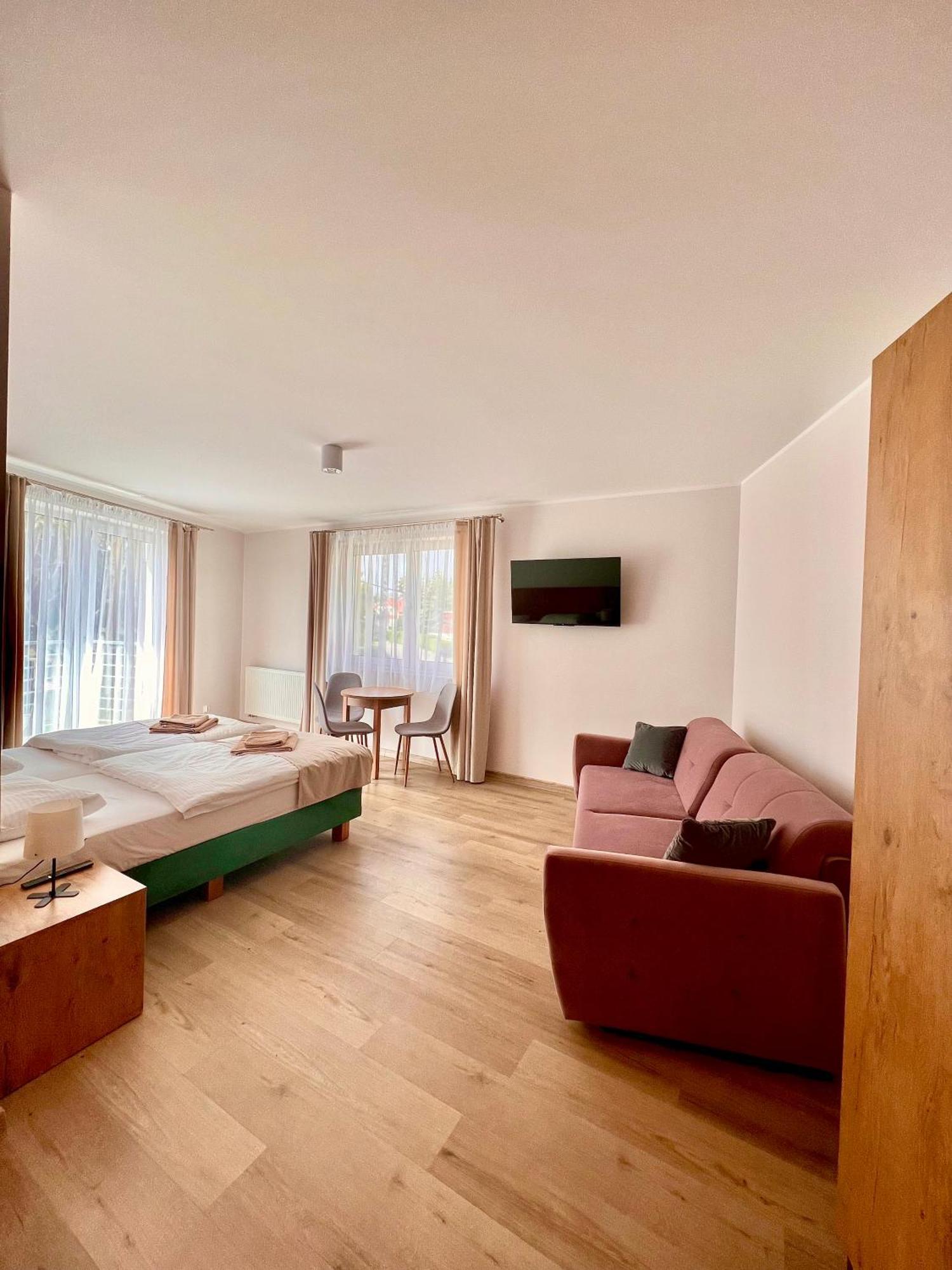 Wenecja Polnocy Apartment Леба Екстериор снимка